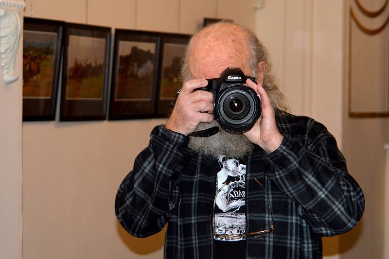 Vernisáž výstavy fotografií u příležitosti 100. výročí založení Fotoklubu v Čáslavi.