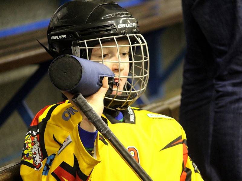 Hokejové mistrovské utkání krajské ligy mladších žáků: SK Sršni Kutná Hora - HC Hvězda Praha 3:20 (1:6, 1:3, 1:11).