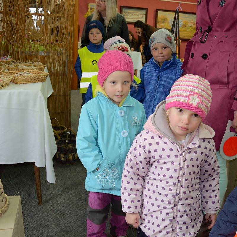 Výstavní síň zámečku ve Zbraslavicích se hned první den zaplnila návštěvníky