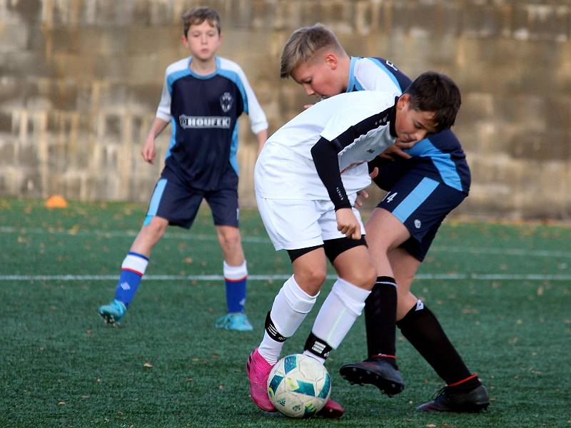 Česká fotbalová liga mladších žáků U13: FK Čáslav - FC Hradec Králové 0:9 (0:2, 0:3, 0:4).