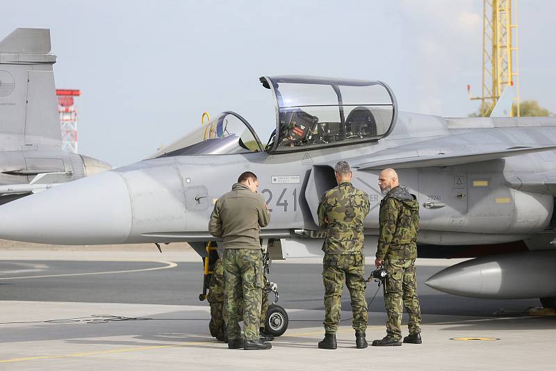 Z návratu gripenů z Litvy na domovskou 21. základnu taktického letectva Čáslav.