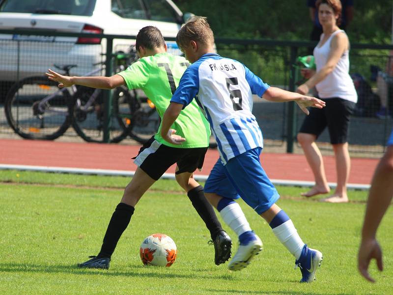 Fotbalový přípravný zápas mladších žáků U13: FK Čáslav - FK Admira Praha 13:2 (4:1, 3:1, 6:0).