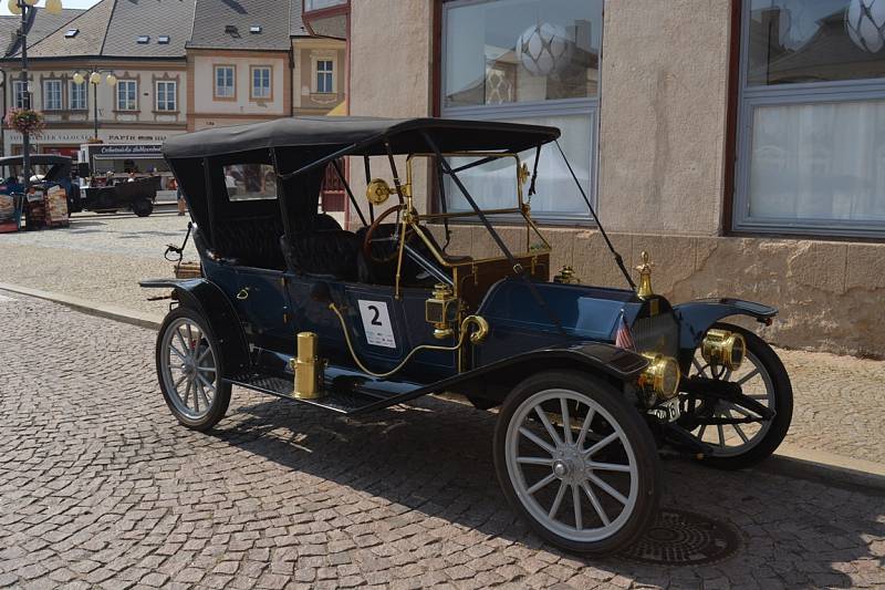 Veterán Rallye Kutná Hora v neděli.