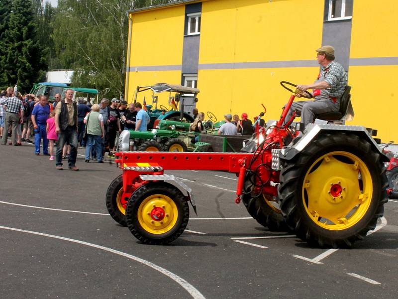 Pradědečkův traktor 2016 v Čáslavi