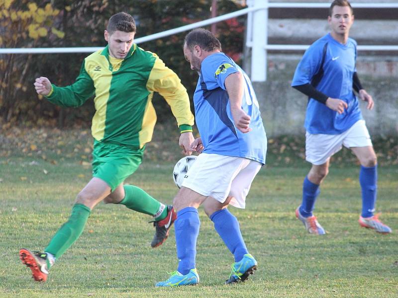 Fotbalová III. třída: TJ Sokol Červené Janovice - TJ Rataje nad Sázavou 0:7 (0:2).