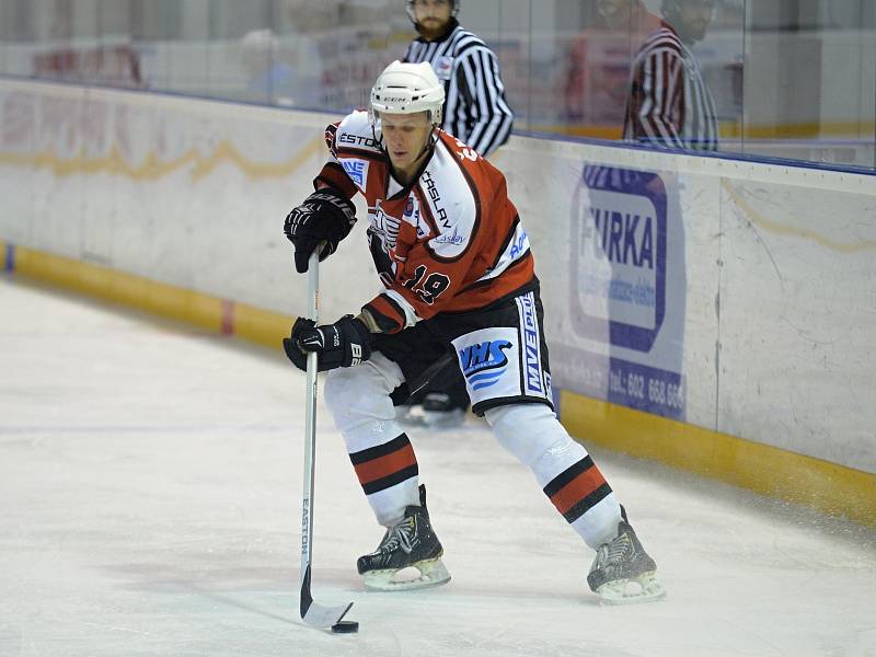 Hokejisté Čáslavi porazili ve třetím přípravném utkání Světlou nad Sázavou 6:1.