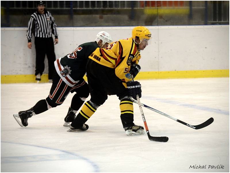 Krajská soutěž mužů: Sršni Kutná Hora - HC Žabonosy 4:1, 27. října 2013.