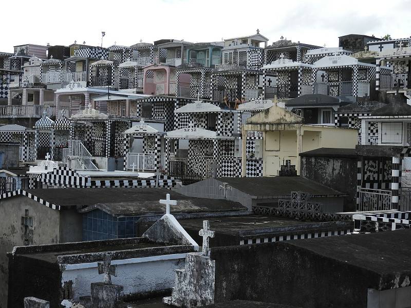 Nejfotografovanější hřbitov světa je v karibském Guadeloupe.