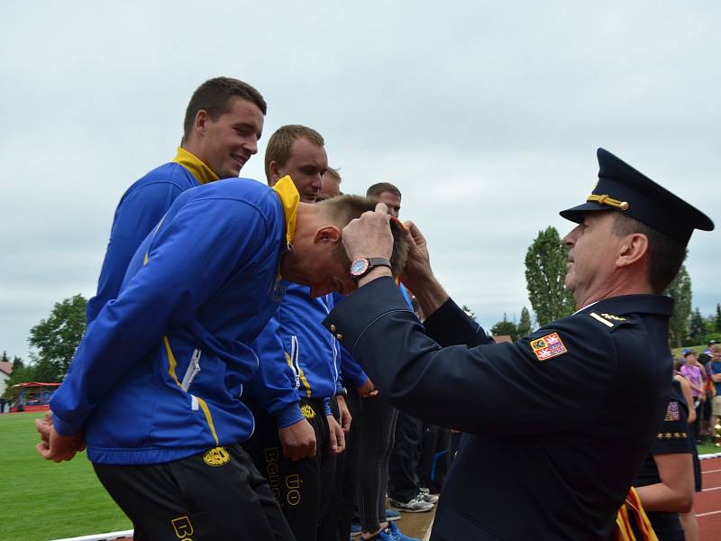 Z krajské soutěže v požárním sportu profesionálních a dobrovolných hasičů na stadionu Olympia v Kutné Hoře.