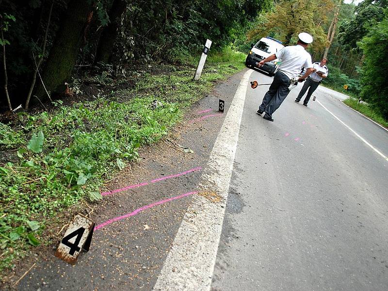 Dopravní nehoda mezi Novými Dvory a Svatým Mikulášem. 3. 8. 2010