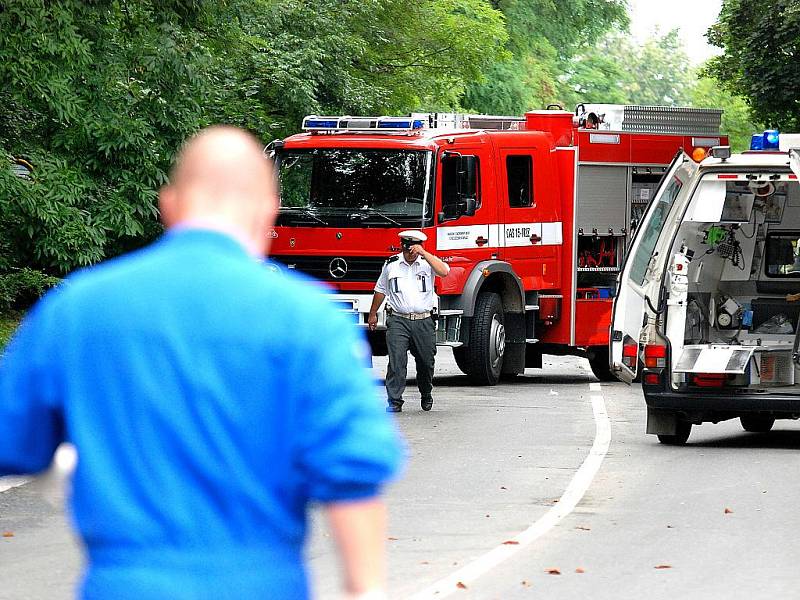 Dopravní nehoda mezi Novými Dvory a Svatým Mikulášem. 3. 8. 2010