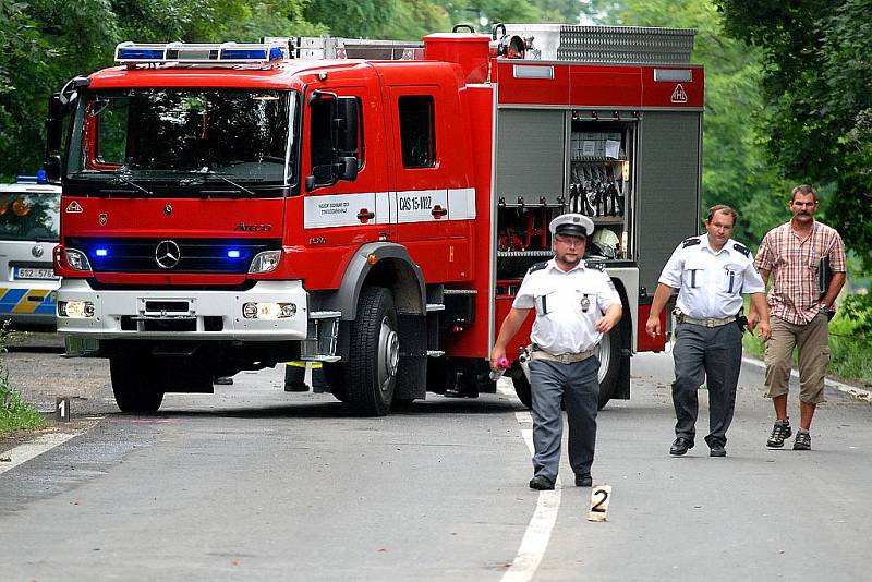 Dopravní nehoda mezi Novými Dvory a Svatým Mikulášem. 3. 8. 2010