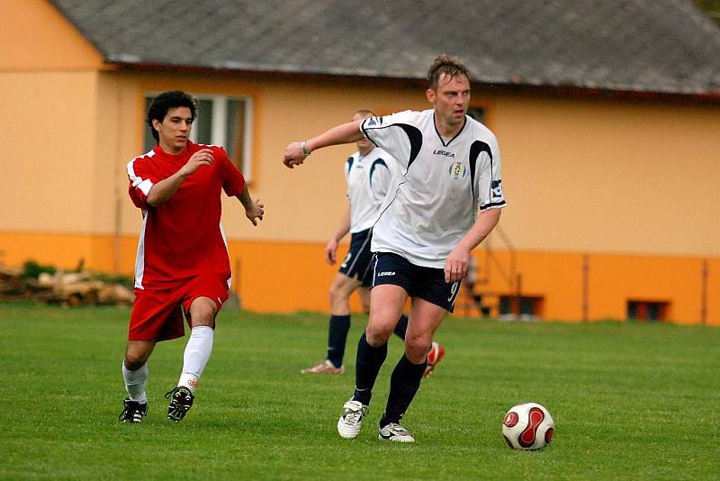 19. kolo okresního přeboru: Zruč n. S. - Sázava, 1. května 2010.