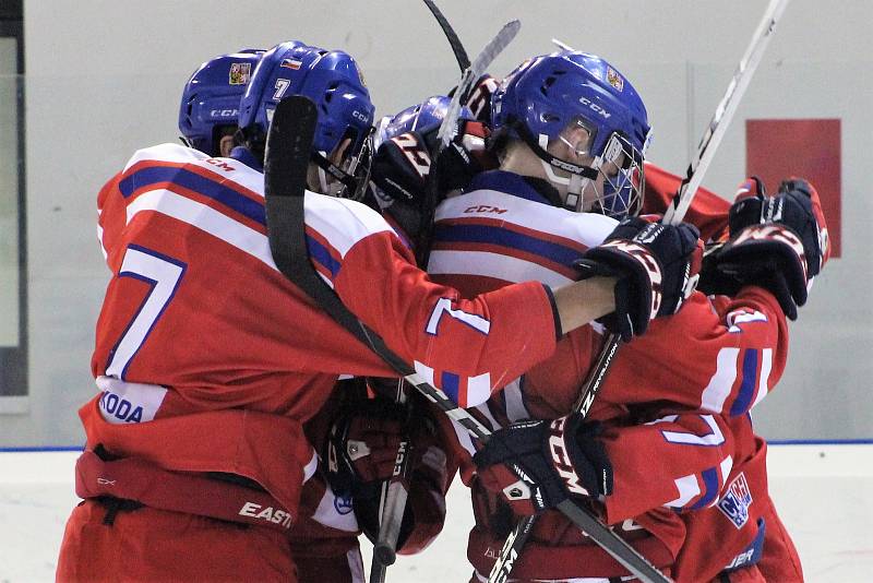 Česká hokejová reprezentace U16 podlehla svým vrstevníkům z Ruska na čáslavském zimním stadionu 3:6.