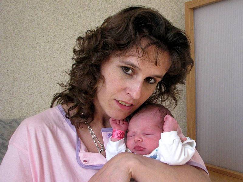Zuzanka Janovská se narodila 28. dubna v Čáslavi. Vážila 2 900 gramů a měřila 48 centimetrů. Doma v Uhlířských Janovicích ji přivítají maminka Kateřina, tatínek Luděk a bráškové Davídek a Radimek.