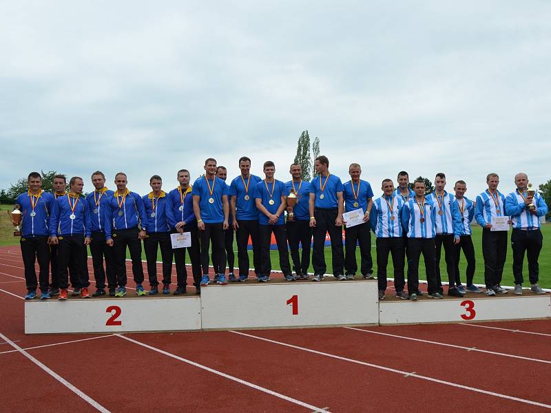 Z krajské soutěže v požárním sportu profesionálních a dobrovolných hasičů na stadionu Olympia v Kutné Hoře.