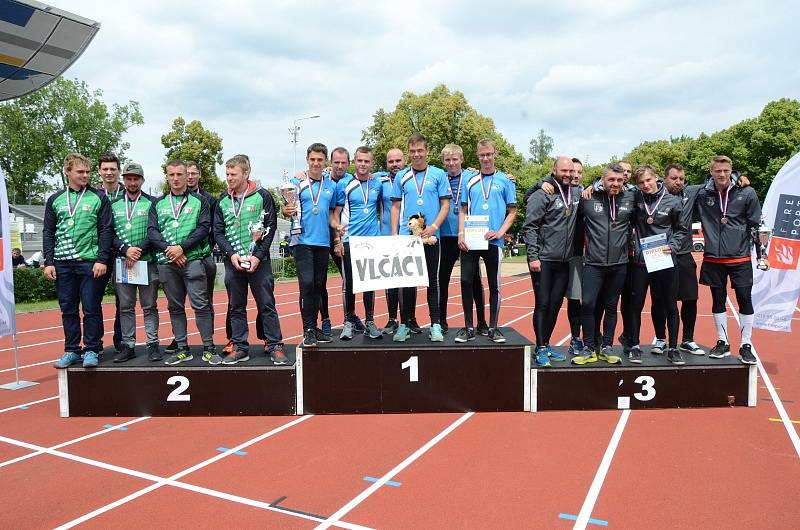 Na Městském stadionu Sletiště v Kladně se o víkendu 23. a 24. června uskutečnila hlavní část Krajské soutěže v požárním sportu profesionálních a dobrovolných hasičů.