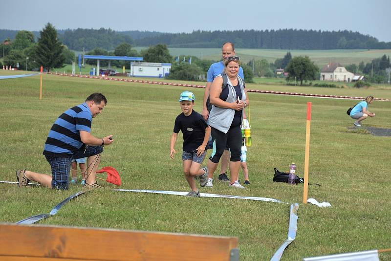 Děti z mateřinek soutěžily při olympiádě.