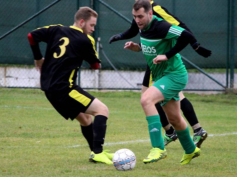 Fotbalová III. třída: TJ Sokol Červené Janovice - FK Miskovice 1:2 (0:2).