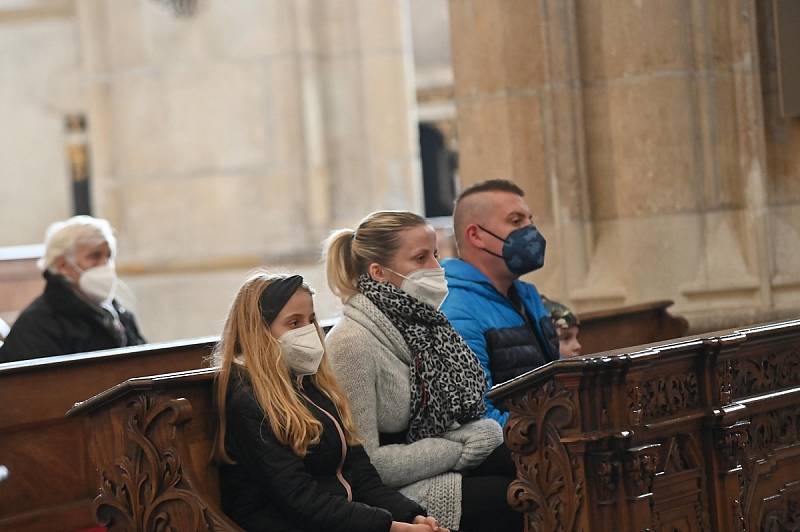 Z bohoslužby na Velký pátek v chrámu sv. Barbory v Kutné Hoře.