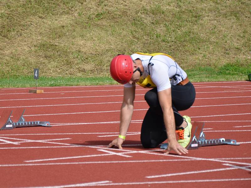 Z krajské soutěže v požárním sportu profesionálních a dobrovolných hasičů na stadionu Olympia v Kutné Hoře.