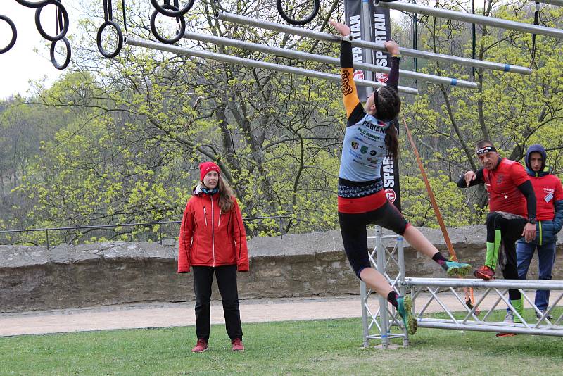 Sobotní Sprint extrémních překážkových závodů Spartan Race v Kutné Hoře.