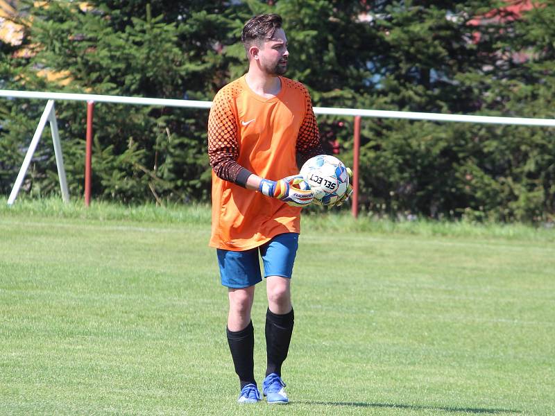 Předkolo Poháru Okresního fotbalového svazu Kutná Hora: TJ Sokol Červené Janovice - FK Záboří nad Labem 2:0 (1:0).