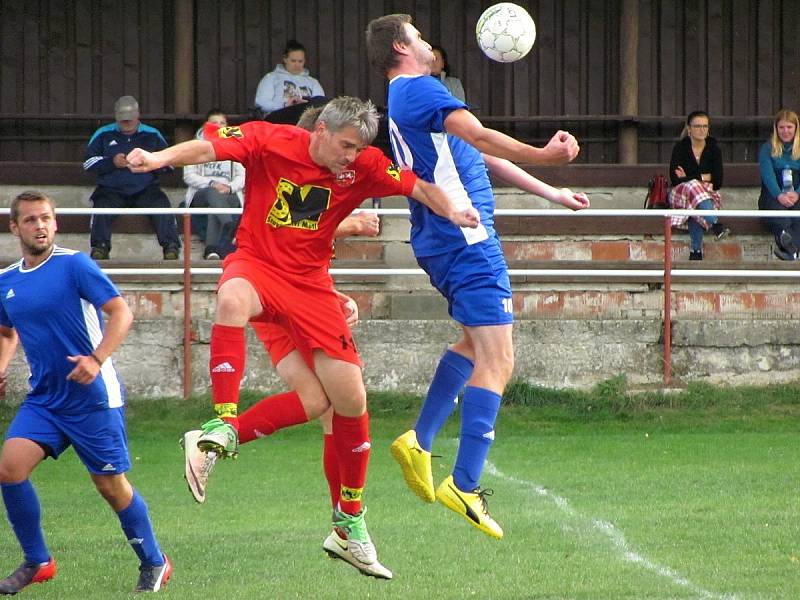 Mistrovské fotbalové utkání III. třídy: TJ Sokol Červené Janovice - TJ Zbýšov 0:2 (0:0).