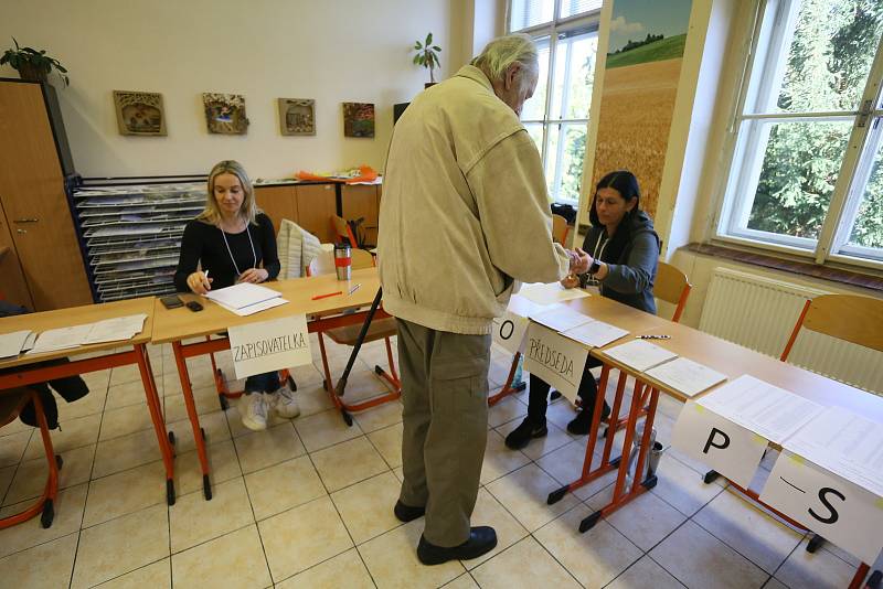 Druhé kolo senátních voleb v Kutné Hoře v pátek 30. září 2022.