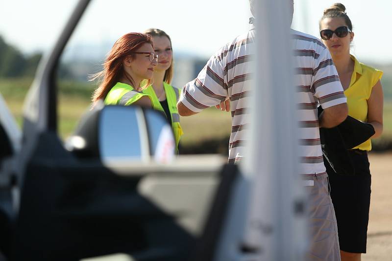 Poklepání základního kamene obchvatu obce Církvice na Kutnohorsku 15. září 2020.