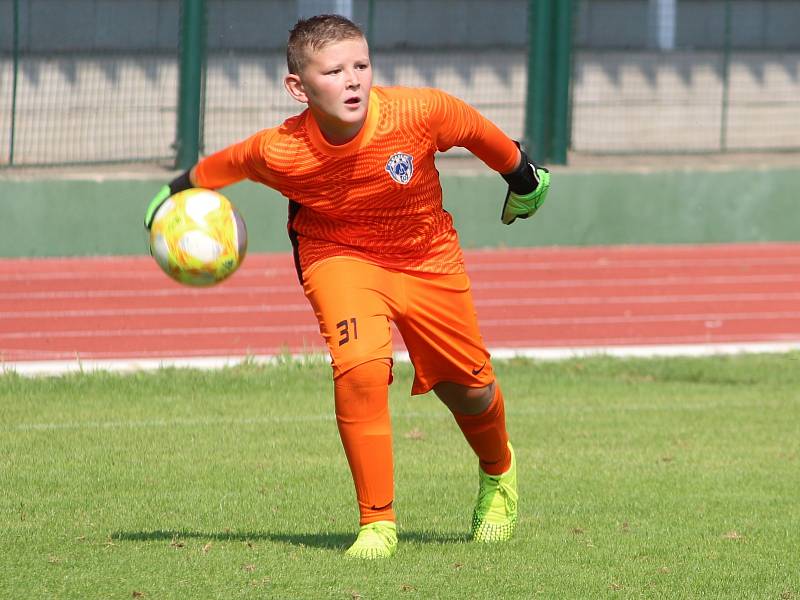 Fotbalový přípravný zápas mladších žáků U13: FK Čáslav - FK Admira Praha 13:2 (4:1, 3:1, 6:0).