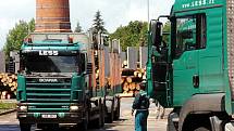 Prohlídka nového dřevozpracujícího podniku v Čáslavi