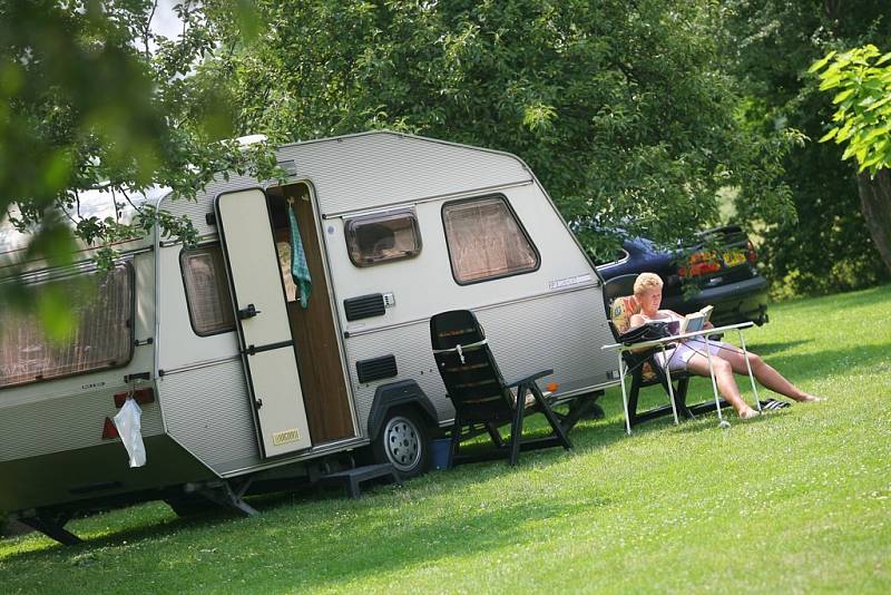 Autocamp Transit se nachází ve velice příjemném prostředí v části Kutné Hory – Malín.