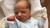 Štěpán Kaufman se poprvé rozkřičel 17. března 2022 v 15.12 hodin v čáslavské porodnici. Narodil se s porodní váhou 2850 gramů a mírou 46 centimetrů. Domů do Vlastějovic si ho odvezli maminka Jitka, tatínek David a dvouletý bráška Kryštůfek.