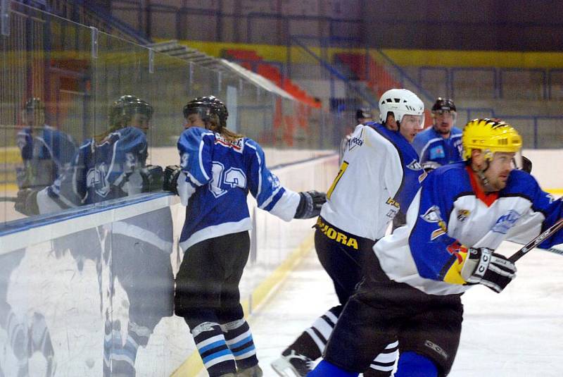 Hokej: Kutná Hora B - Sedlčany 2:5. 22.1. 2010