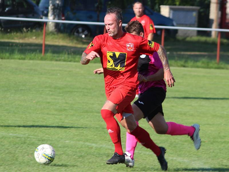 První kolo Poháru Okresního fotbalového svazu Kutná Hora: TJ Sokol Červené Janovice - TJ Sokol Kaňk 3:2 (3:2).