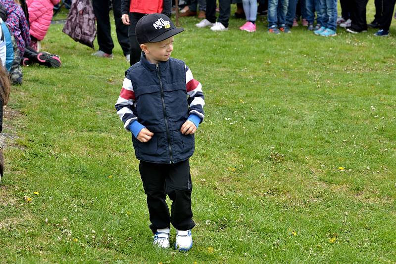 Prvomájový koncert pořádala Základní umělecká škola Uhlířské Janovice.