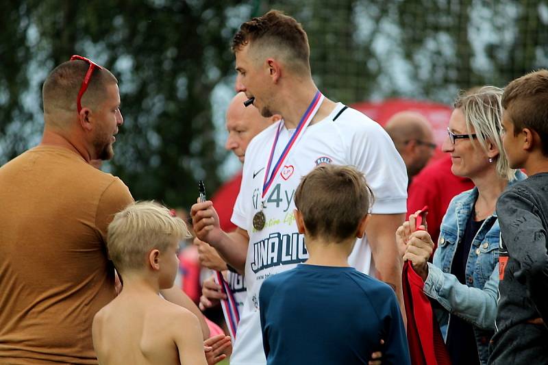 Z pátého ročníku charitativního turnaje 'O pohár Generali pojišťovny' ve Zbraslavicích.