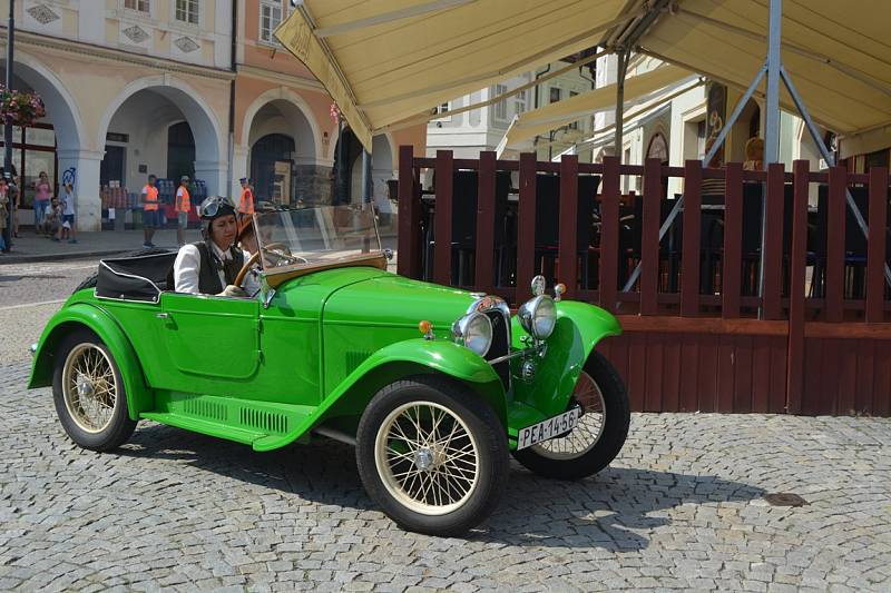 Veterán Rallye Kutná Hora v neděli.