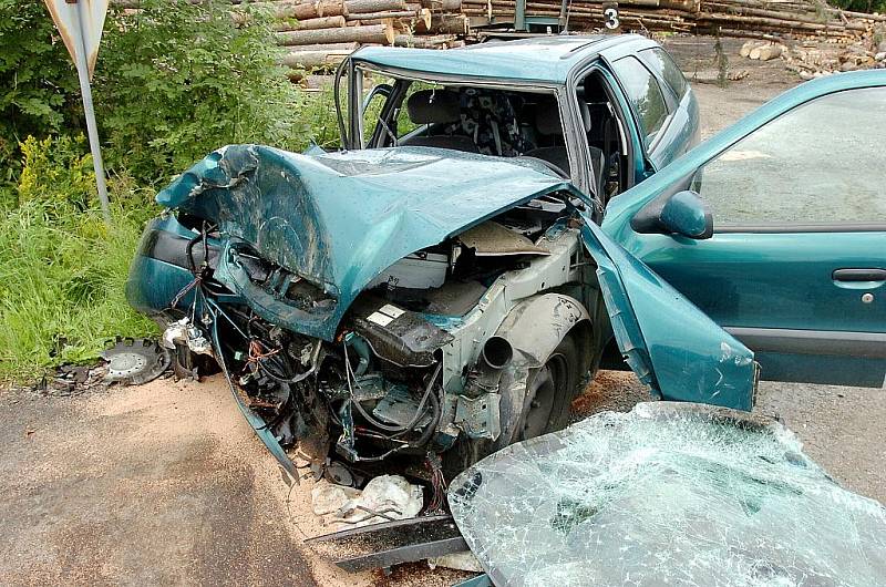 Vážná dopravní nehoda mezi Zavadilkou a Černíny