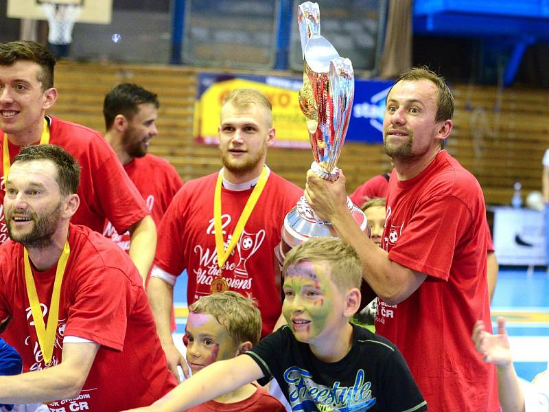 III. zápas finále play off CHANCE futsal ligy: FK ERA-PACK Chrudim - FC Benago Zruč n. S. 7:5 (5:2), 29. května 2016.