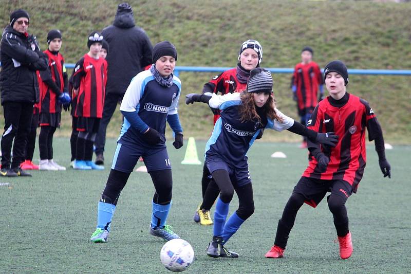 Fotbalový přípravný zápas, mladší žáci, kategorie U12: MFK Chrudim - FK Čáslav 3:8 (1:3, 0:3, 2:2).