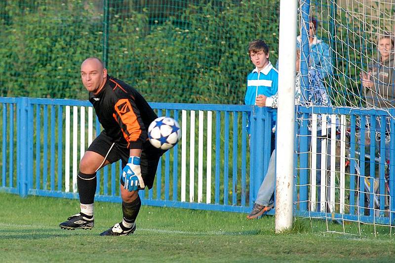 3. okresního přeboru: Malín - Zruč n. S., 4. září 2010.