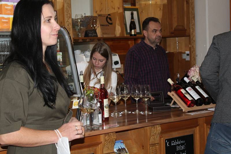 Ze slavnostního otevření svatomartinských vín ve Vinných sklepech v Kutné Hoře.