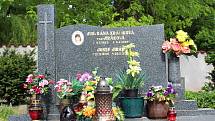 Jaro na hřbitově v Sedlci.