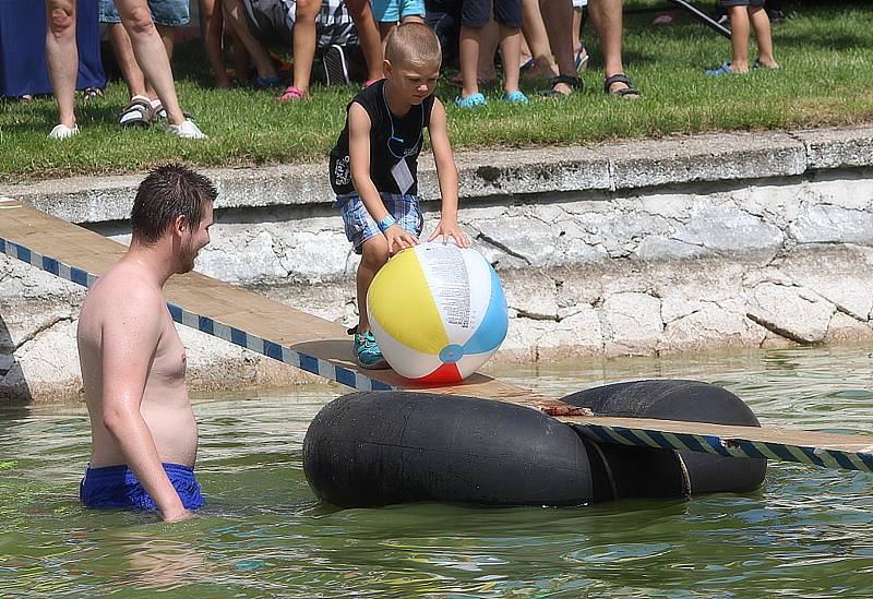 Tradiční polnochrčická neckiáda je v plném proudu