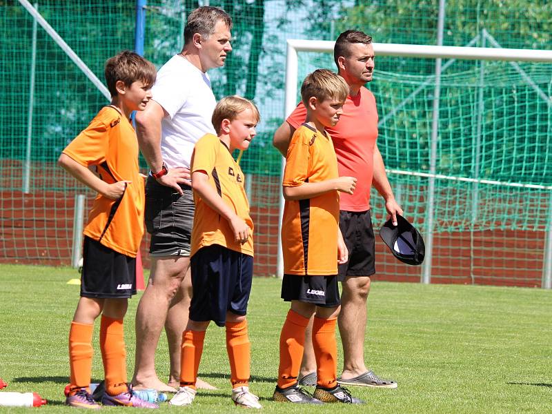Z finálového turnaje Okresního fotbalového svazu Kutná Hora starších přípravek v Suchdole.