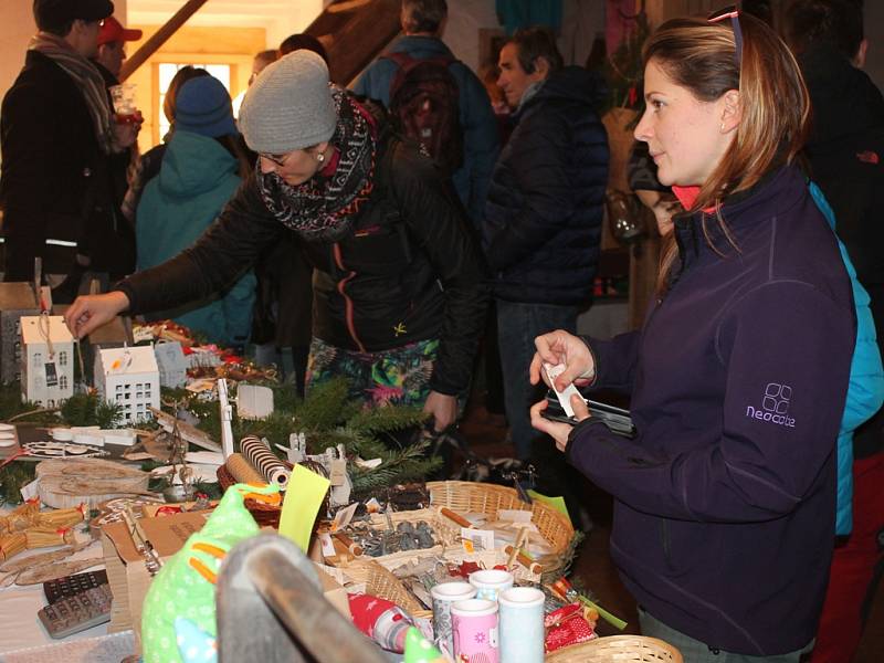 Advent na tvrzi v Malešově 6. prosince 2015