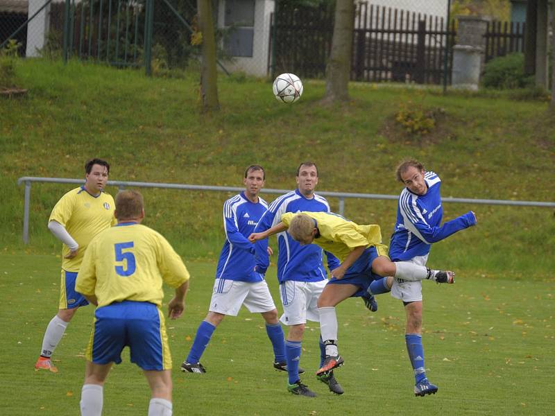 Utkání 7. kola okresního fotbalového přeboru: Zbraslavice - Sázava B 2:3.