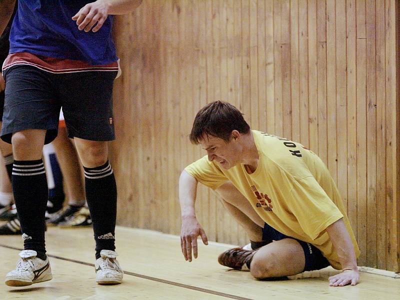 Z 18. hracího dne kutnohorské futsalové ligy - duel STS Chvojkovice/Brod - Cannabis (2:2).